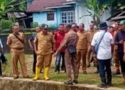 Pj Bupati SBB Tinjau Lokasi Banjir di Desa Kamariang