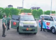 Pangdam Pattimura Serahkan Dua Unit Ambulance Kepada Jajarannya