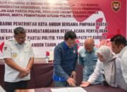 Pemkot Ambon Serahkan Bantuan Anggaran Untuk Partai Politik