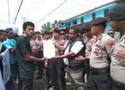 Aksi Demonstrasi Dugaan Kecurangan Pemilu di Depan Kantor Bawaslu Kabupaten SBB Dikawal Ketat Polisi