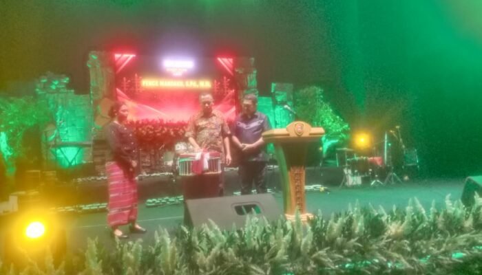 Wakili Kadis Pendidikan Provinsi Maluku, Plh Taman Budaya Buka Konser Musik Tradisi Tahun 2025