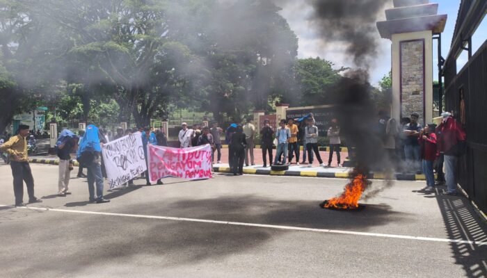 Kematian Pelajar Picu Aksi Demo di Ambon