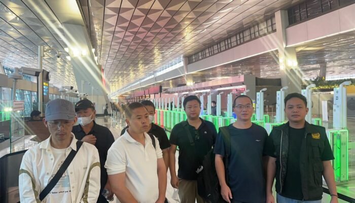 11 WNA China Dideportasi, Jejak Jaringan  Mafia Tambang Gunung Botak Mulai Terkuak
