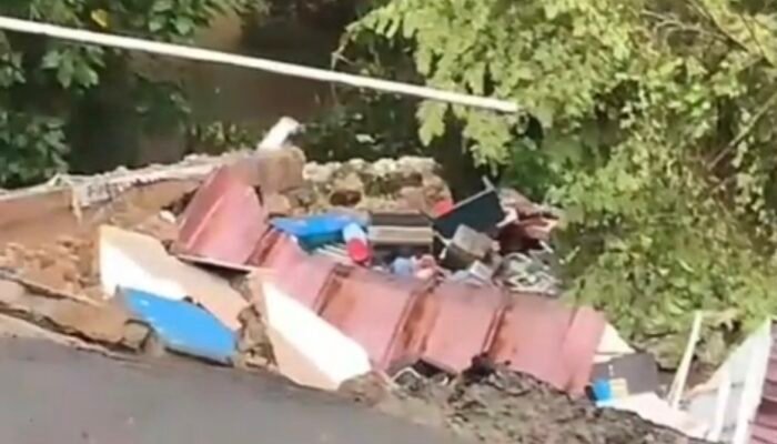 Longsor Terjang BTN Gadihu Indah Ambon, Jalan Putus dan Rumah Warga Nyaris Terkubur