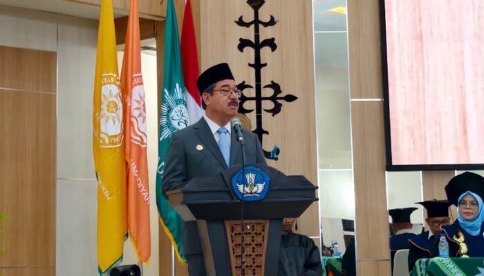 Dari Kampus ke Pembangunan, Hendrik Lewerissa Ajak Lulusan Bangun Daerah
