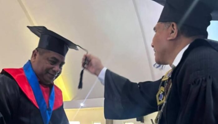 Resmi Jadi Sarjana Hukum UKIM, Benhur Watubun Sebut Wisuda Awal Pengabdian bagi Bangsa