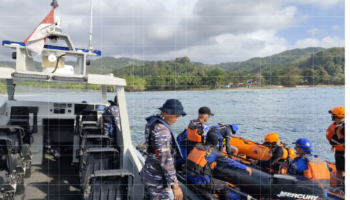 Tim SAR TNI AL Lanjutkan Pencarian Warga Hilang di Perairan Hutumuri
