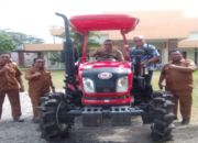 Traktor Bantuan Kementan Masuk SBB