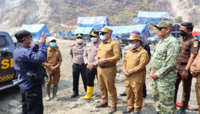 Excavator Misterius Ditemukan di Hutan Gunung Nona: Siapa di Balik Jejak Tambang Emas Ilegal di Buru?
