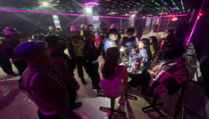 Razia Dua Karaoke di Ambon, 44 Orang Tes Urine; Bea Cukai Temukan Dugaan Pelanggaran